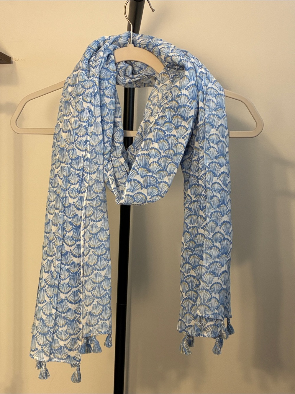 J. McLaughlin Tapestry Scarf White Blue Orange Plumage Geo Seashell 75x38